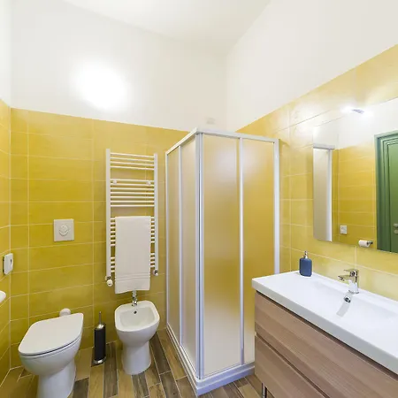 ゲストハウス La Nostra Casa In Centro 3*